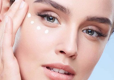 بهترین کرم دور چشم چیست؟ روش استفاده از کرم دور چشم