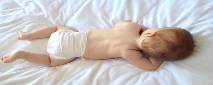 نکاتی  درباره پوشک کردن نوزاد