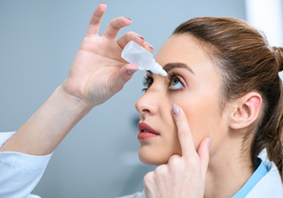 بهترین محلول شستشوی چشم چه ویژگی هایی دارد و تفاوت آن با قطره چشمی چیست؟