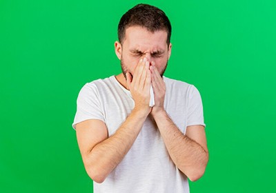 علت آبریزش بینی و بهترین روش درمان آن