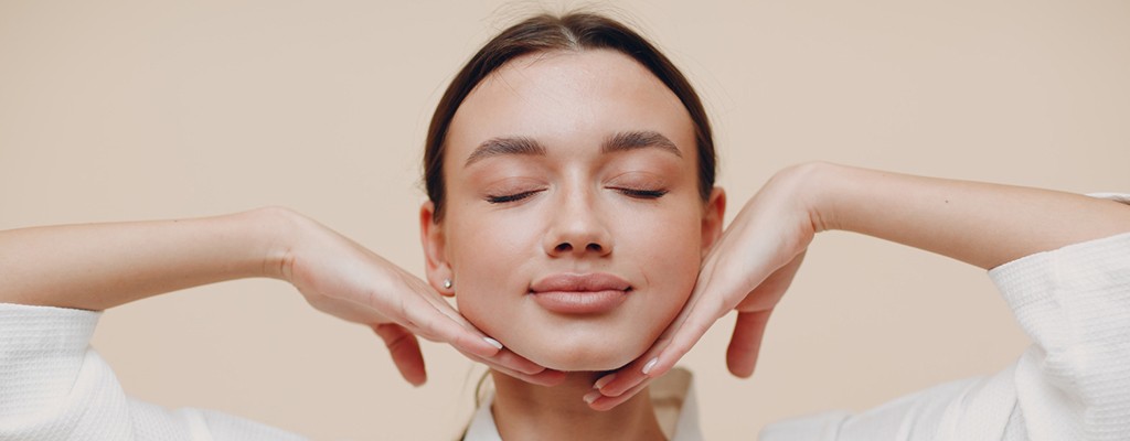 همه چیز درباره تونیک صورت و نحوه استفاده از آن